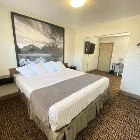 Motel Super 8 By Wyndham Penticton Exteriér fotografie
