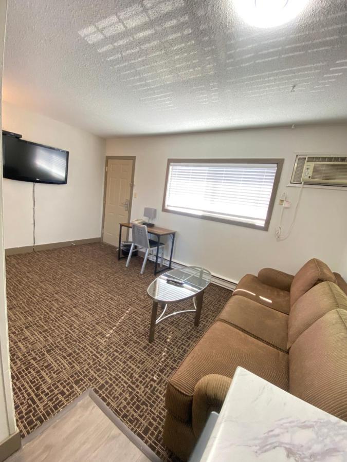 Motel Super 8 By Wyndham Penticton Exteriér fotografie