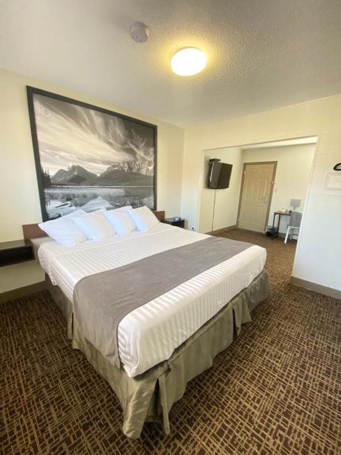 Motel Super 8 By Wyndham Penticton Exteriér fotografie